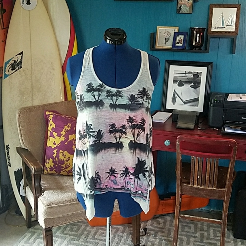 Palm Beach Rainbow Sharks Hem Tank